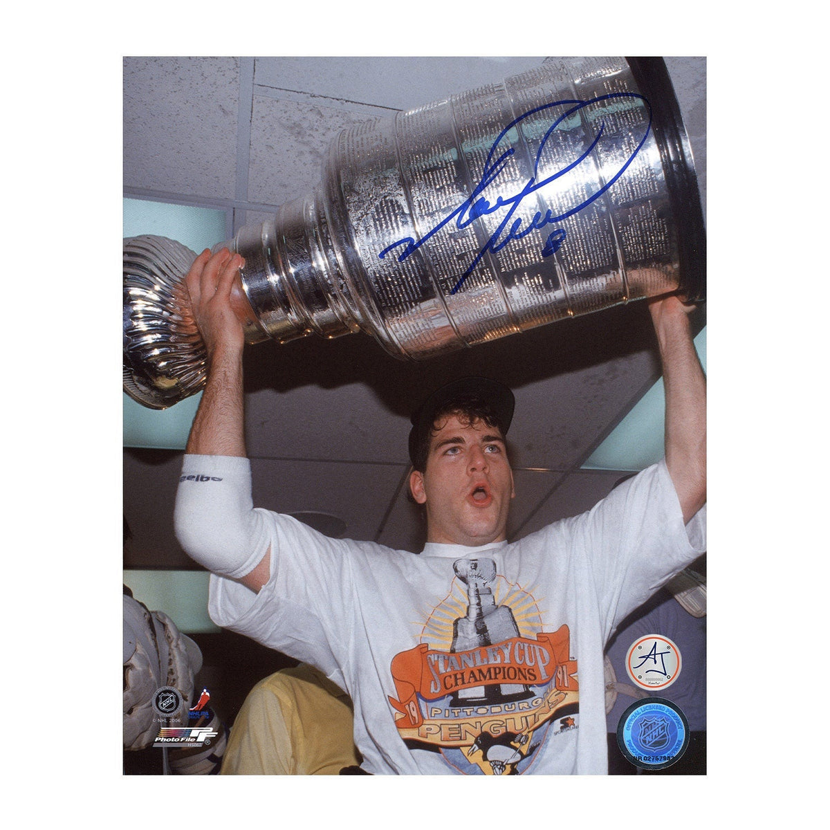 Mark Recchi Autographed Pittsburgh Penguins Stanley Cup 8x10 Photo